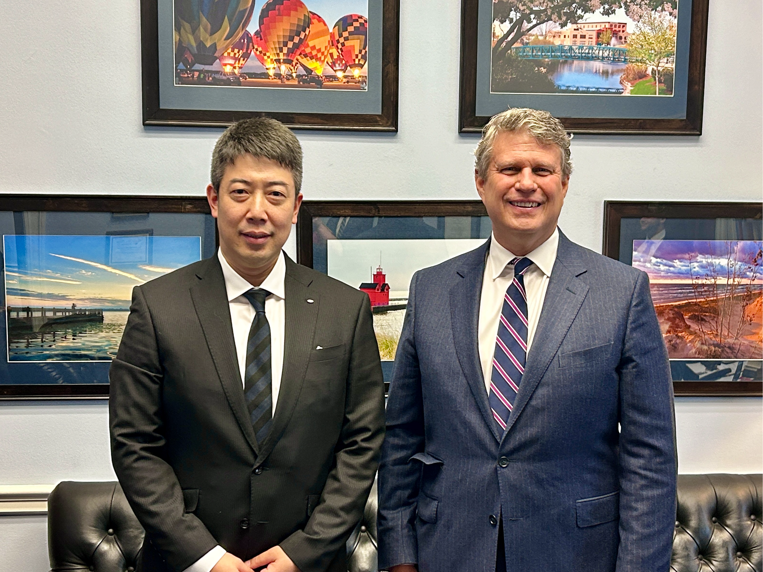 Huizenga with Shuichi Kamakura, President of DENSO Manufacturing in Battle Creek